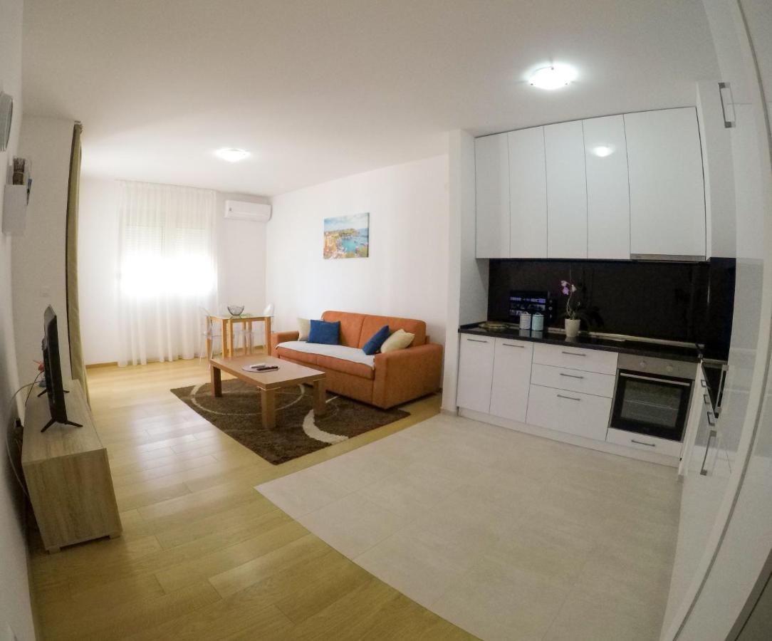 Apartments Milica Bečići エクステリア 写真